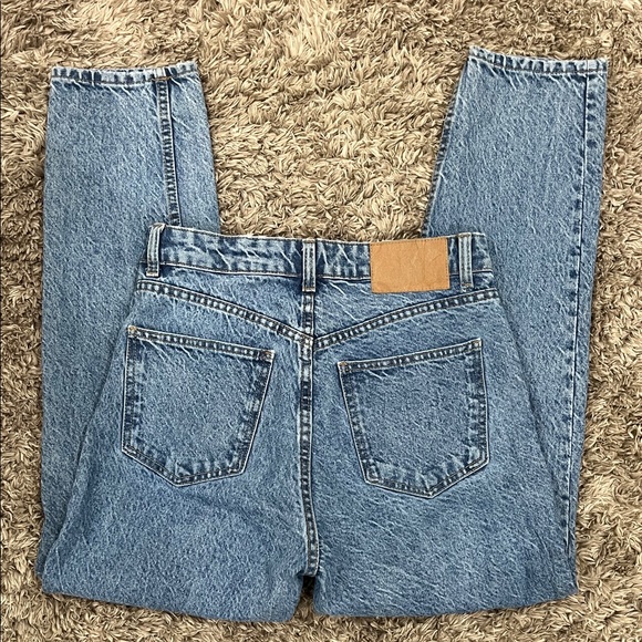 ZARA Women’s Size 4 High-Waisted Straight Leg Jeans – Light Wash - Picture 4 of 4